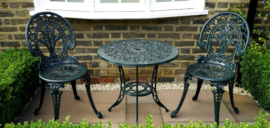 How to Identify Vintage Woodard Patio Furniture