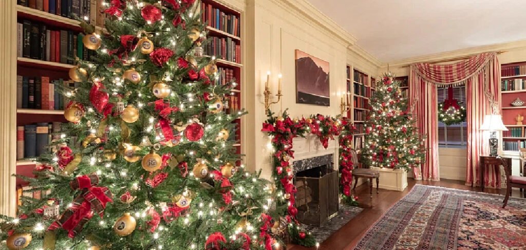 How to Decorate a China Cabinet for Christmas