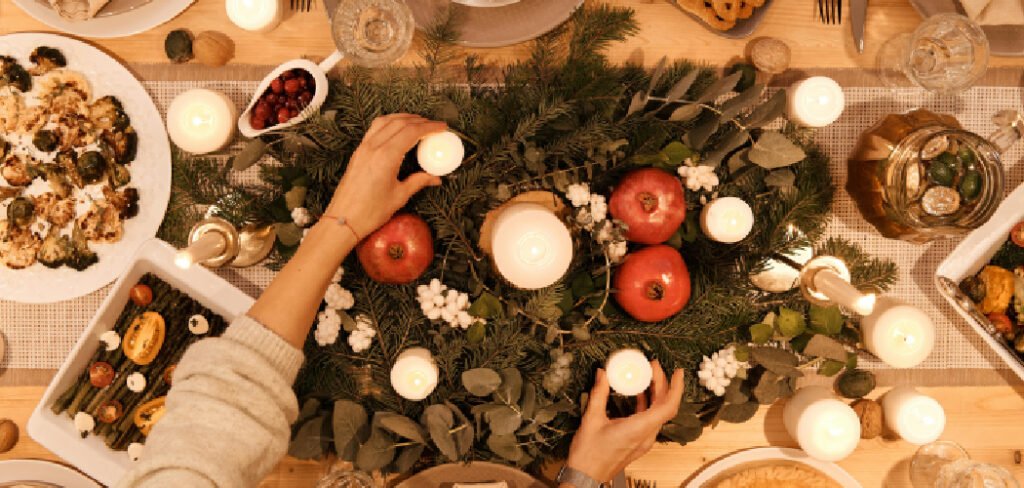 How to Decorate a Dining Room Table for Christmas