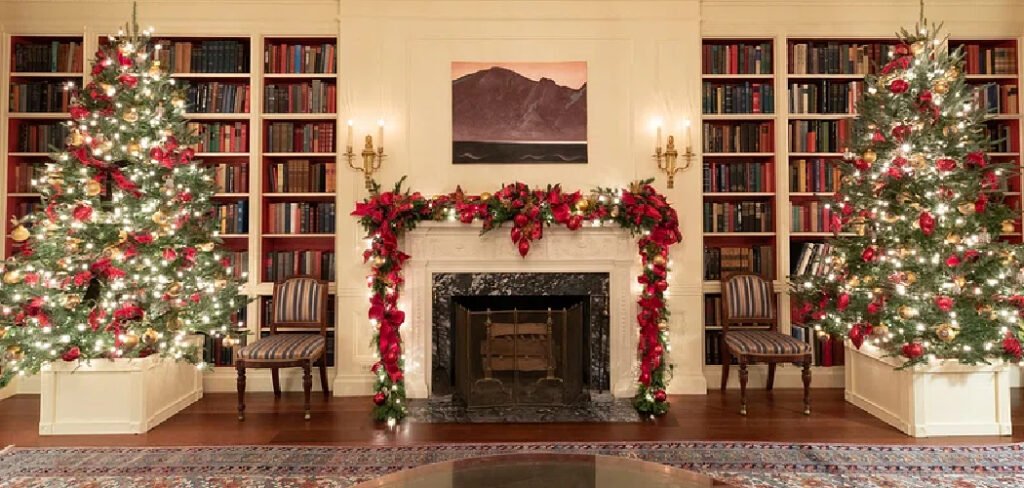 How to decorate a shelf for Christmas