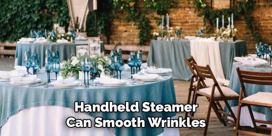 Handheld Steamer Can Smooth Wrinkles