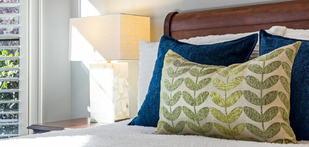 How to Arrange Pillows on Queen Bed