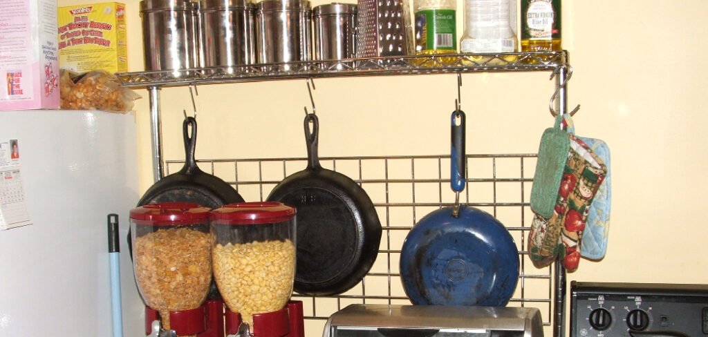 How to Decorate a Bakers Rack