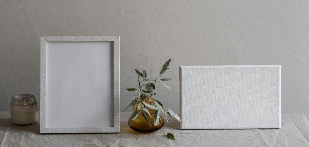 How to Display Framed Photos on a Table