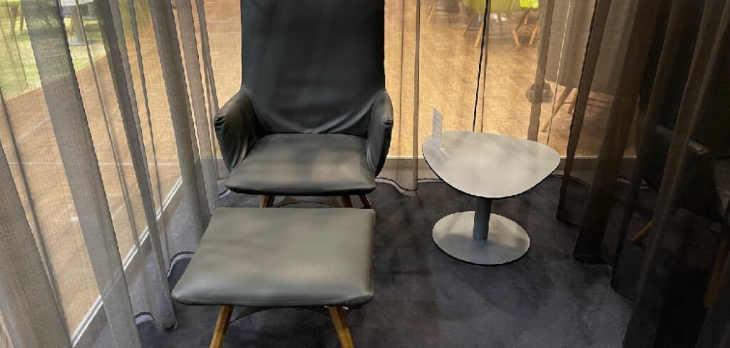 How to Fix a Lounge Chair