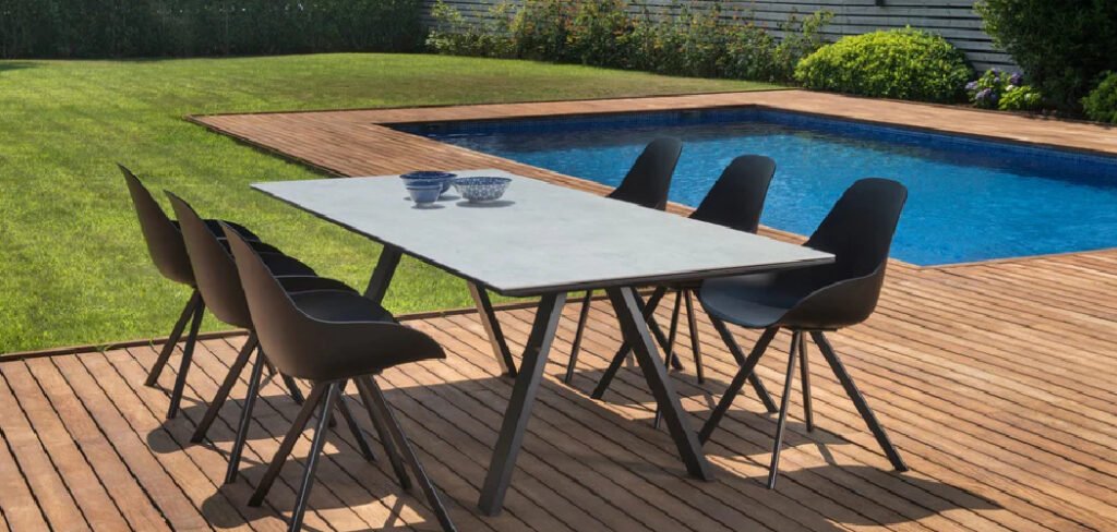 How to Seal a Picnic Table