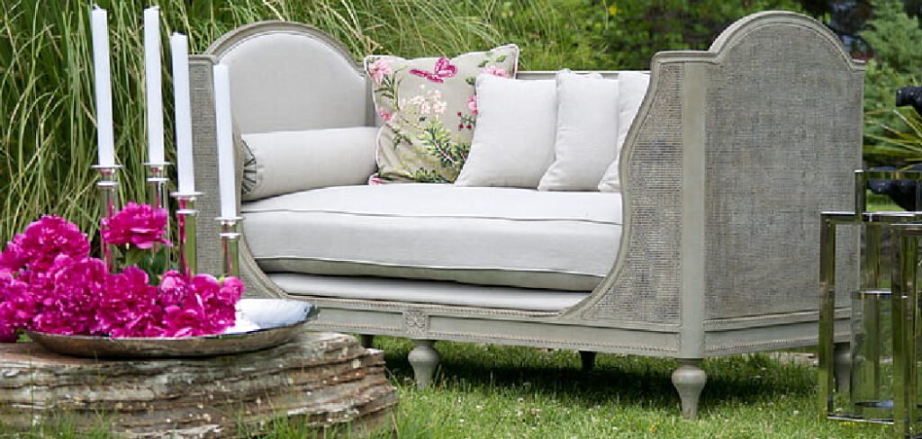 How to Turn a Twin Bed Into a Daybed