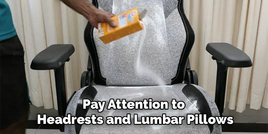 Pay Attention to
Headrests and Lumbar Pillows